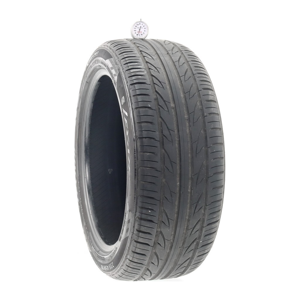 Set of (4) Used 235/45ZR18 Lexani LXUHP-207 98W – 7.5-9.5/32