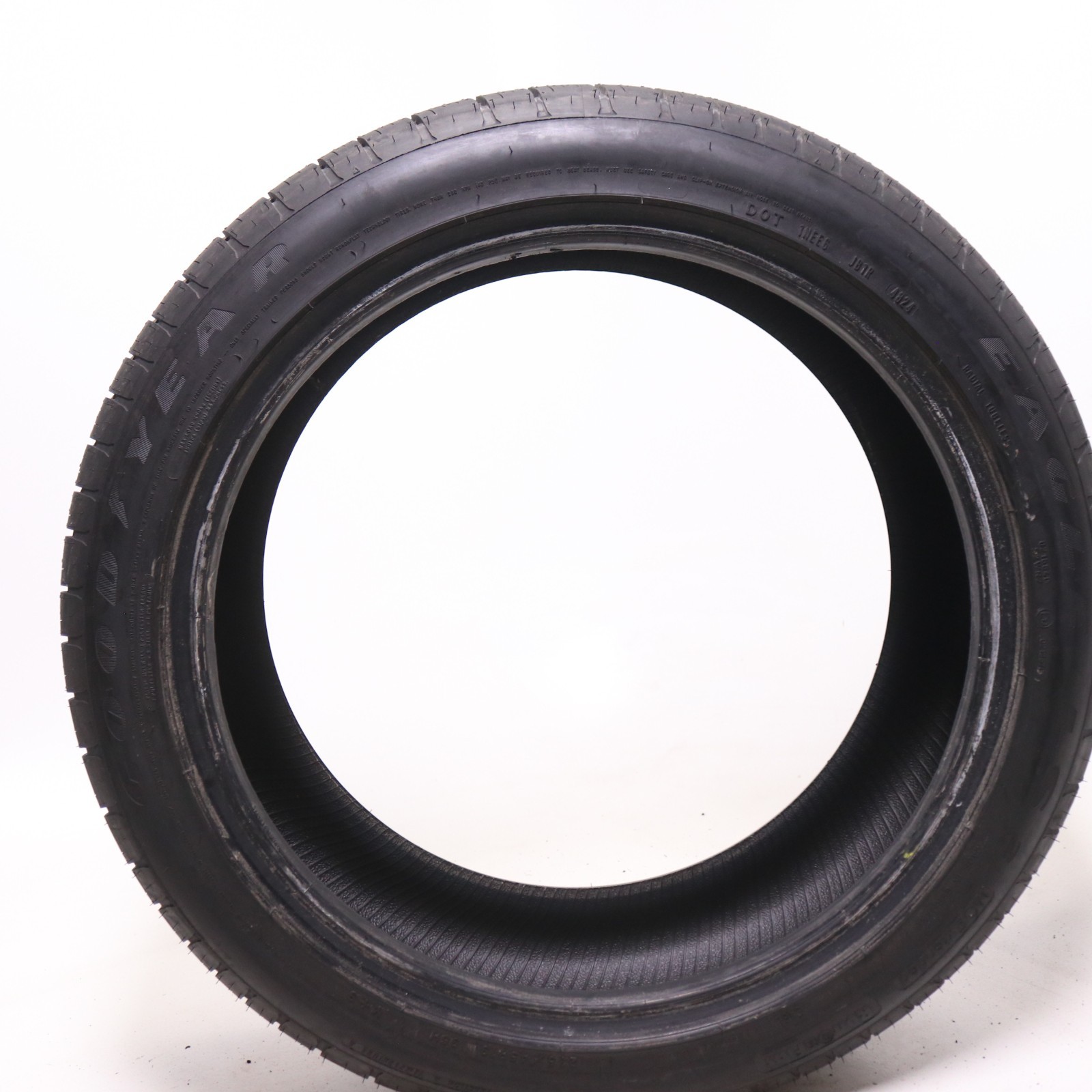 Set of 2 Used 235/45R19 Goodyear Eagle LS 2 MOExtended Run Flat – 95H – 9-10/32