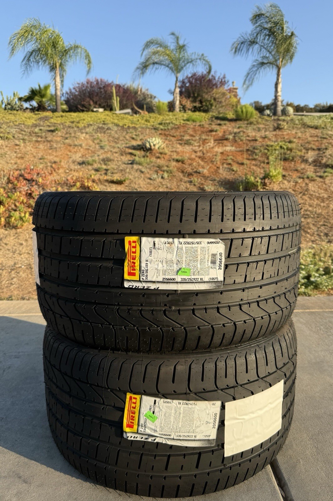 Set of TWO BRAND NEW 335/25ZR22 105Y Pirelli P Zero Tires 3352522 33525ZR22