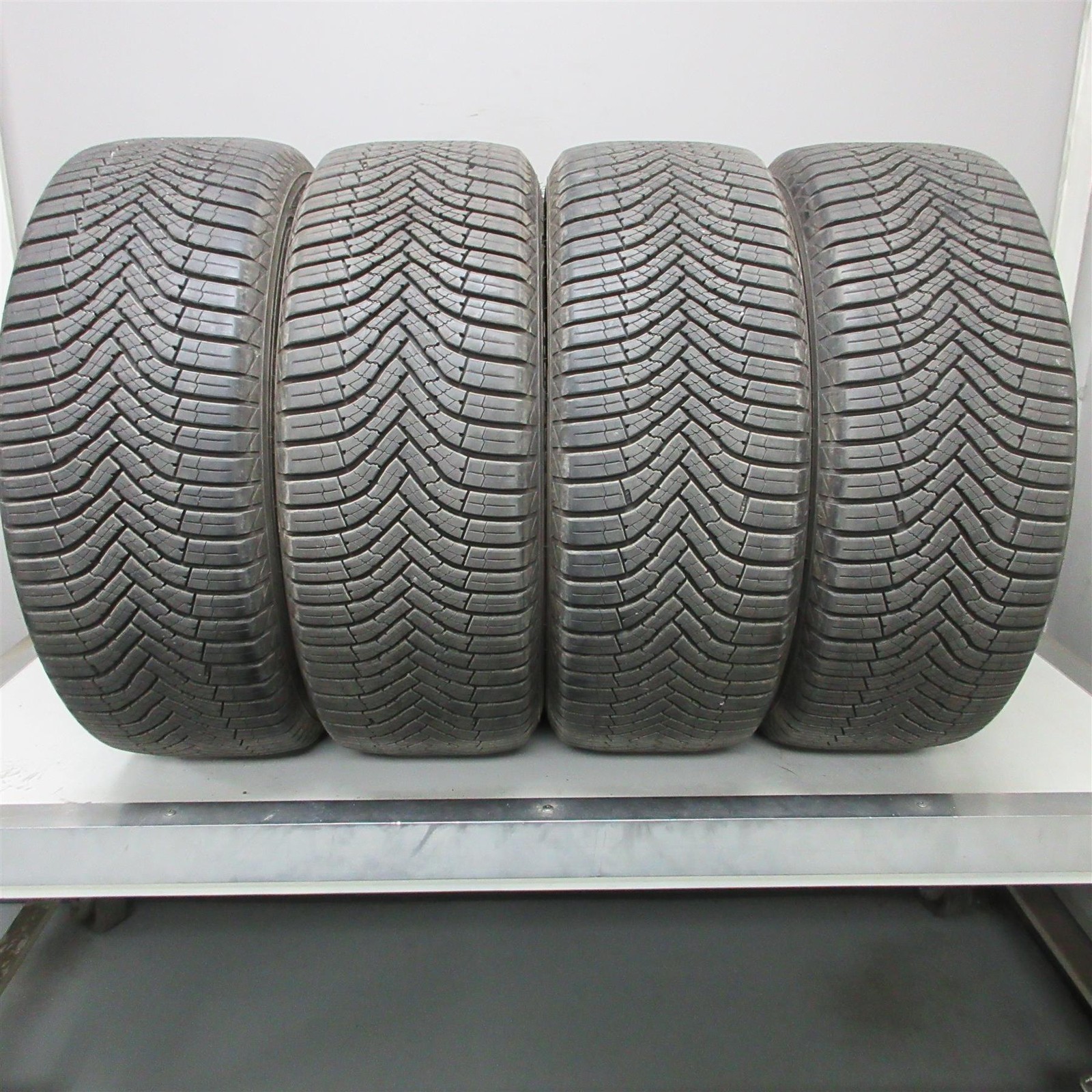 225/55R17 Goodyear Assurance WeatherReady 2 97V Used Tire (10/32nd) (QTY 4)