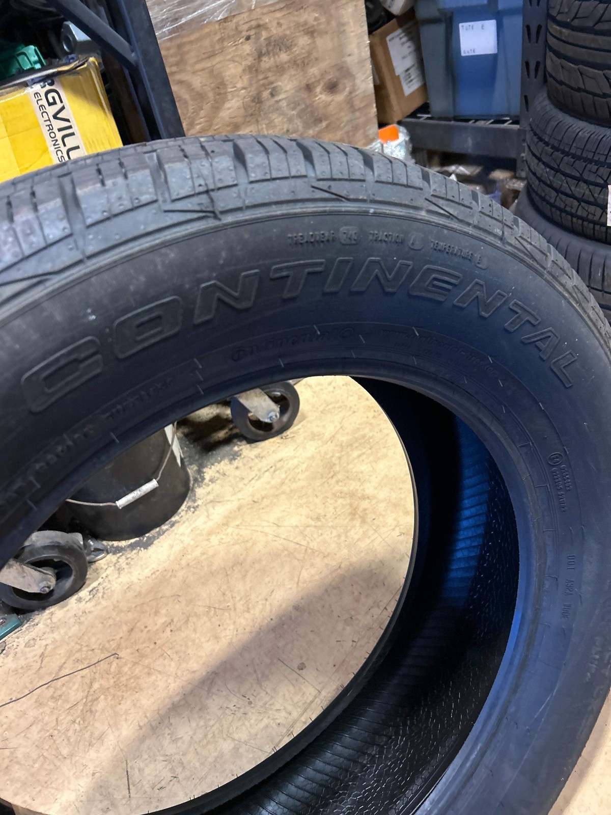 CONTINENTAL CONTICROSSCONTACT LX20 BSW P 275 55 20 111S SL TIRE 15493040000