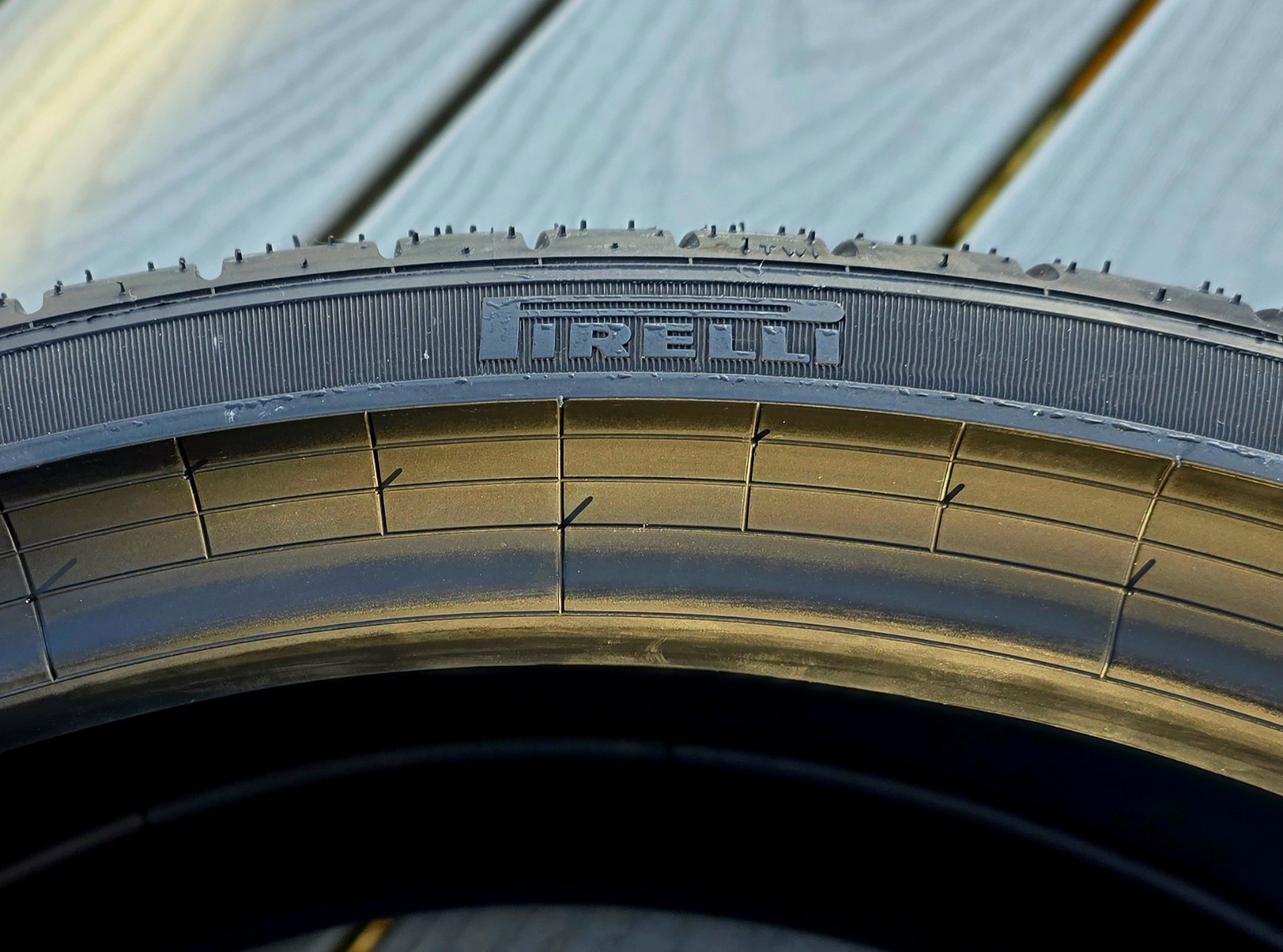 Pirelli P-ZERO PZ4 SPORT 255/30R22 95Y XL Ultra High Performance Tires 255 30 22