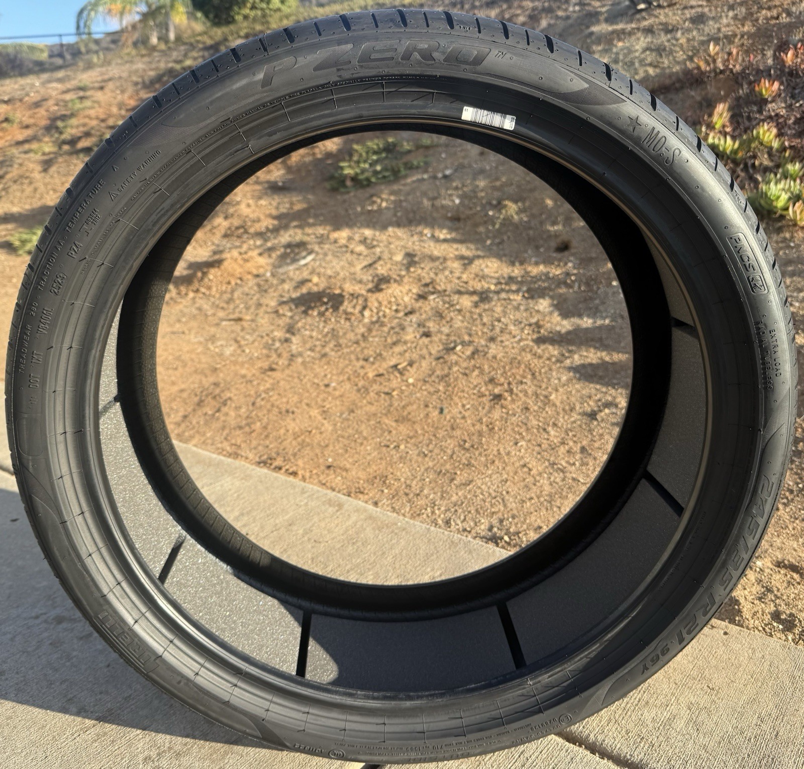 Set of TWO BRAND NEW 245/35R21 96Y Pirelli P Zero PZ4 MO-S PNCS Tires 2453521