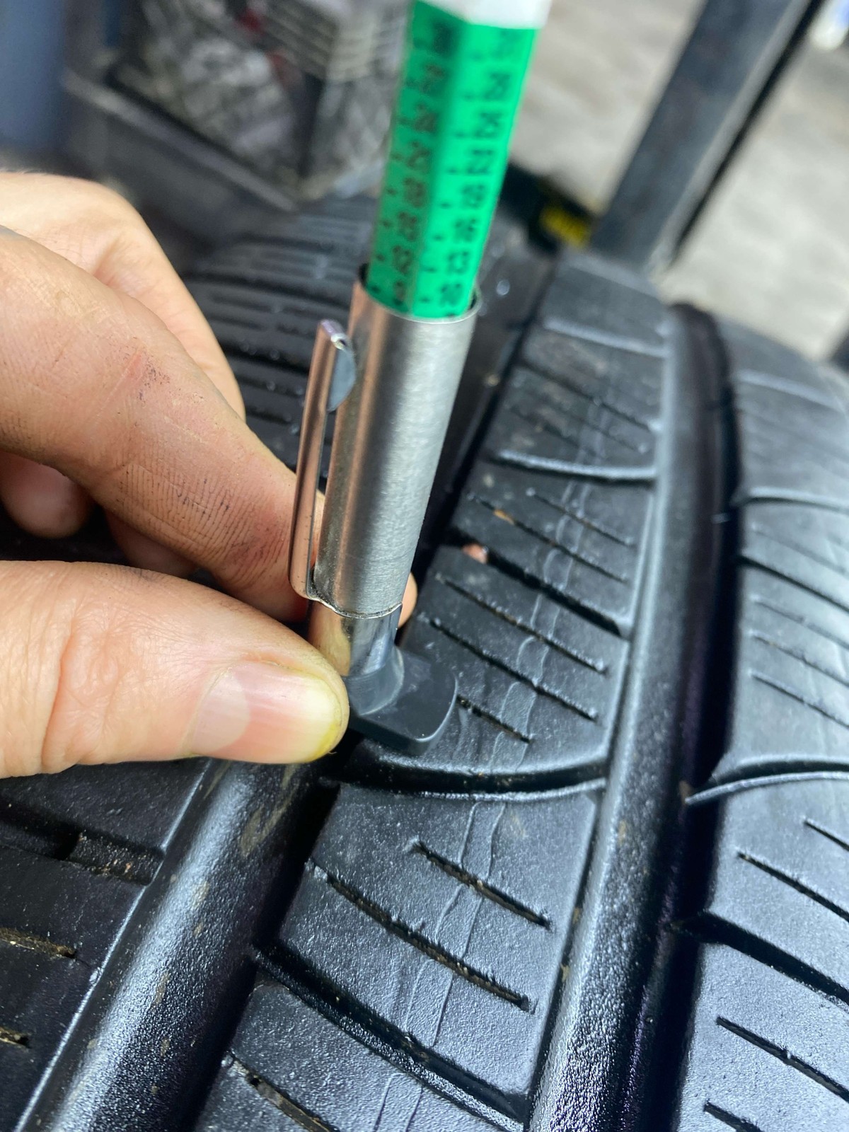 (B) PIRELLI SCORPION VERDE ALL SEASON 275/40R22 108Y 9/32NDS DOT (3923)
