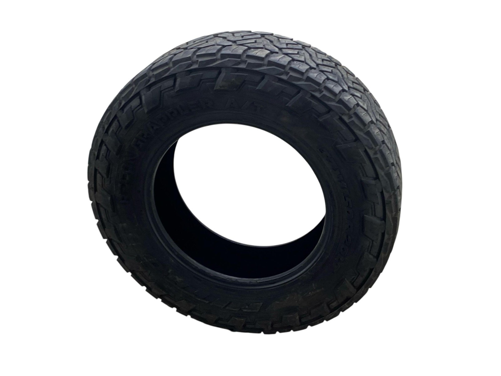 (A) NITTO RECON GRAPPLER 37×11.50R20 TIRE 11/32NDS TREAD DEPTH DATE CODE 2724