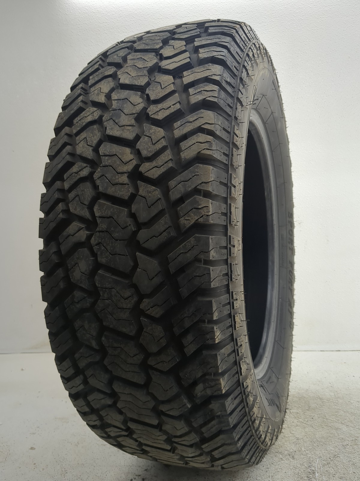 Used Tire 265/65R18 DORADO SPORT FURY AT 114T – Tread Depth 13.5/32