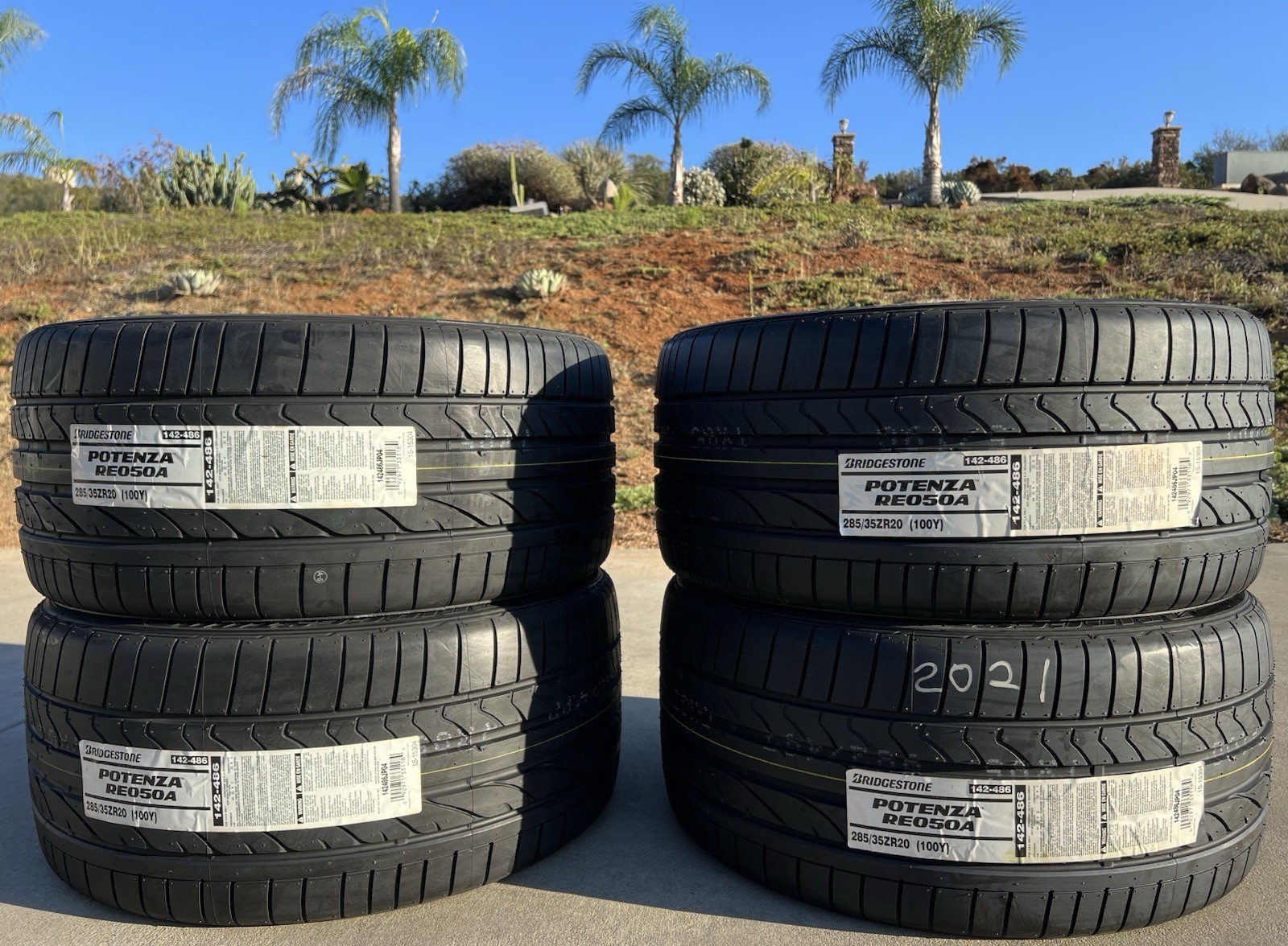 Set of FOUR BRAND NEW 285/35ZR20 Bridgestone Potenza RE050A Tires 2853520
