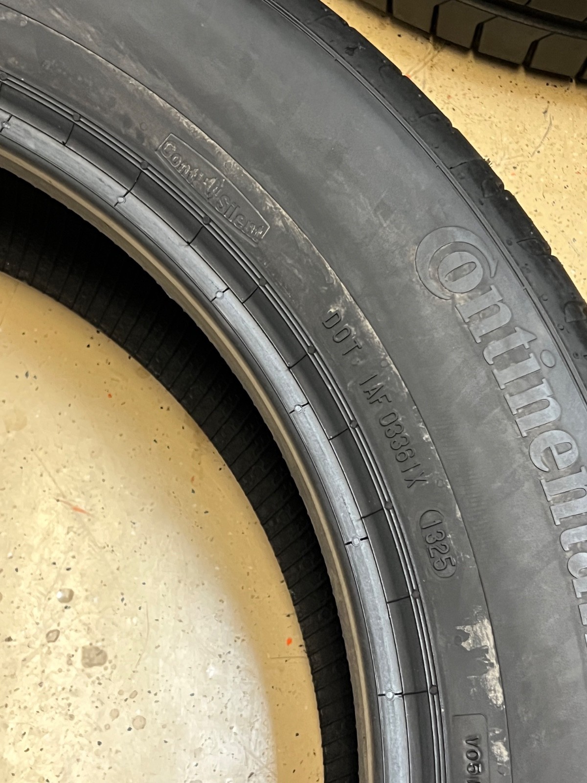 2 – TAKEOFF 225/60R21 XL (103Q) Continental aContact ContiSilent EV (T0) – 4109