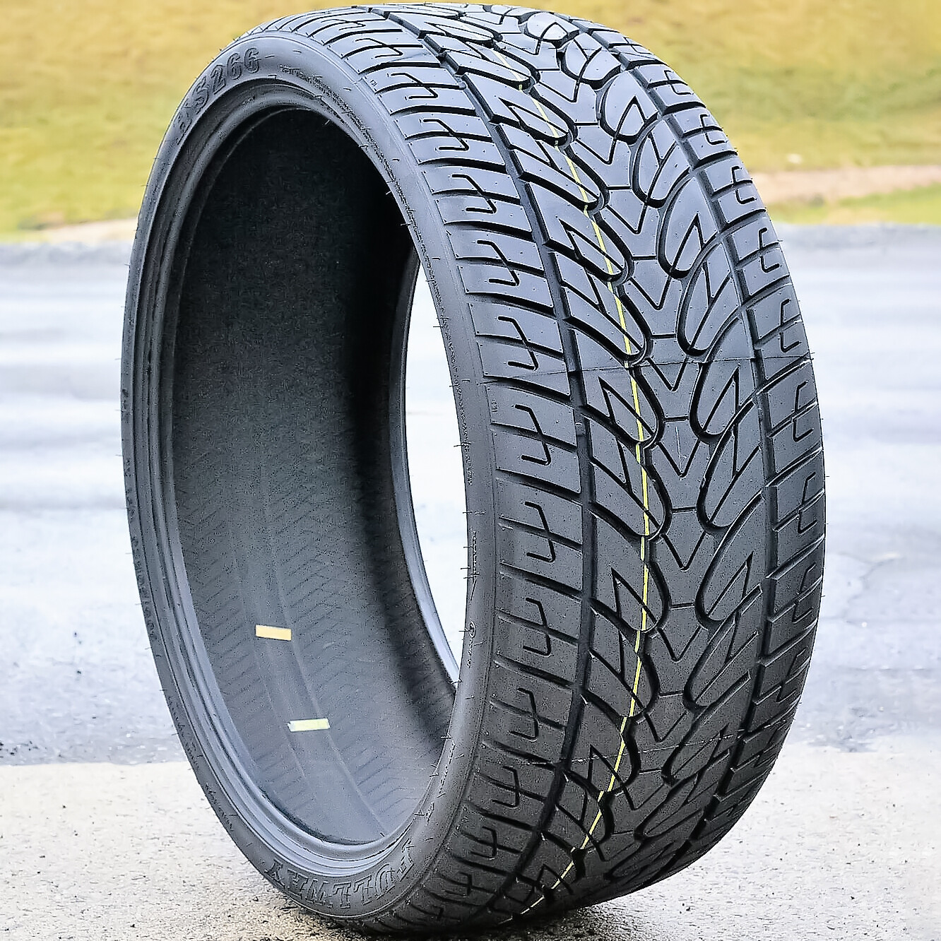 Fullway HS266 305/35R24 112V XL A/S Performance Tire
