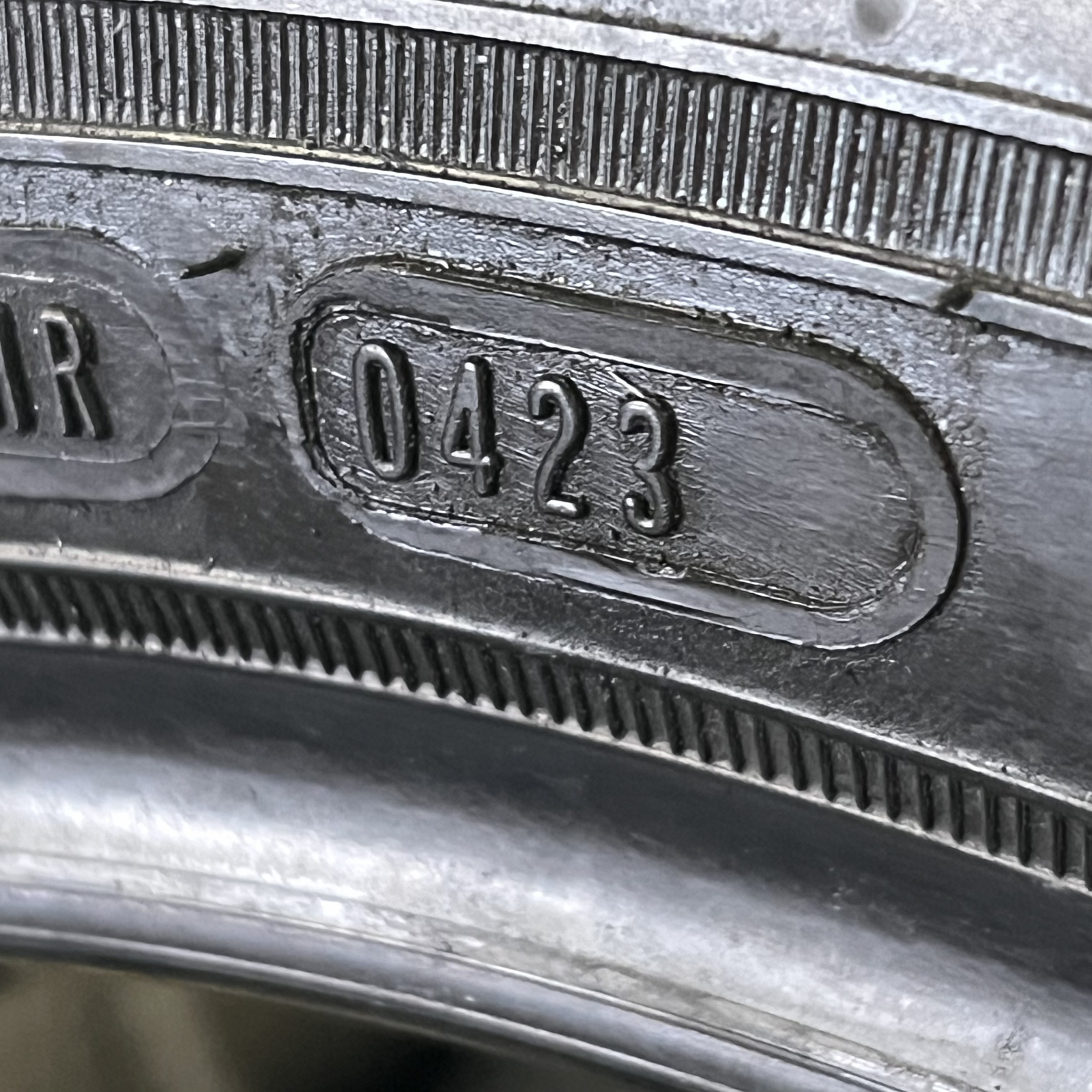 1 Tire LikeNEW Goodyear Assurance MaxLife 225/60R18 100H DOT.0423 No Patch