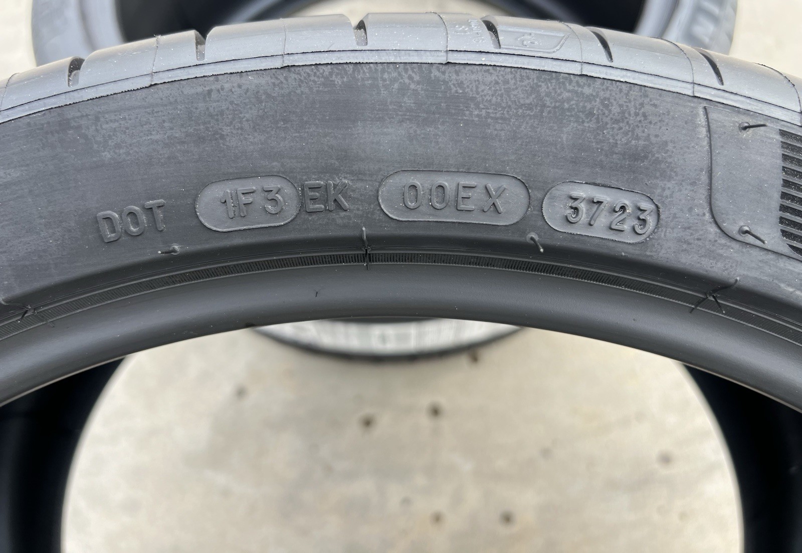 ONE BRAND NEW 305/30ZR20 Michelin Pilot Sport 4S PS4S Tire 3053020