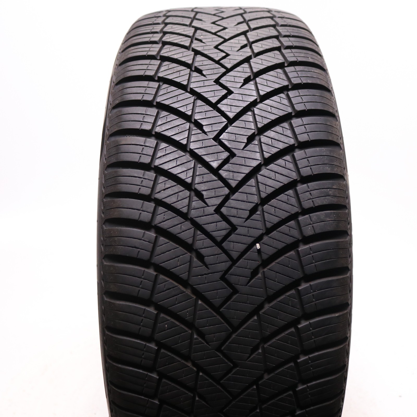 Set of 2 Used 245/50R20 Pirelli Scorpion WeatherActive – 105V – 9.5-10.5/32