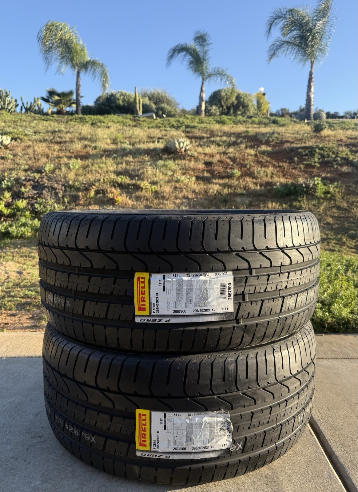 Set of TWO BRAND NEW 295/40ZR21 111Y Pirelli P Zero Tires 2954021