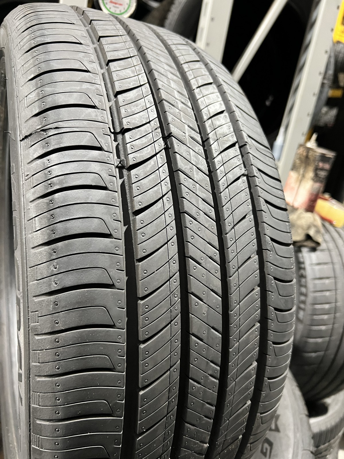 1 New Tire Hankook Kinergy GT 235/45R18 94V DOT.1625 9.5/32