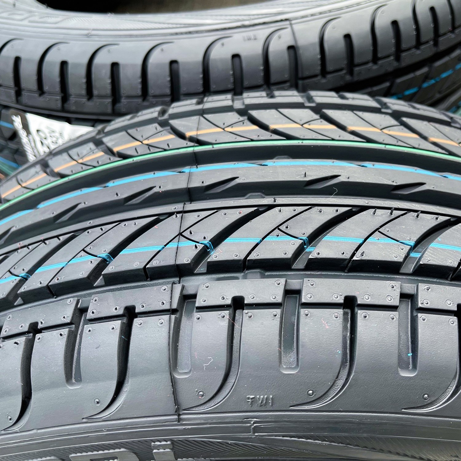 4 Tires Premiorri Solazo 195/60R15 88V Performance