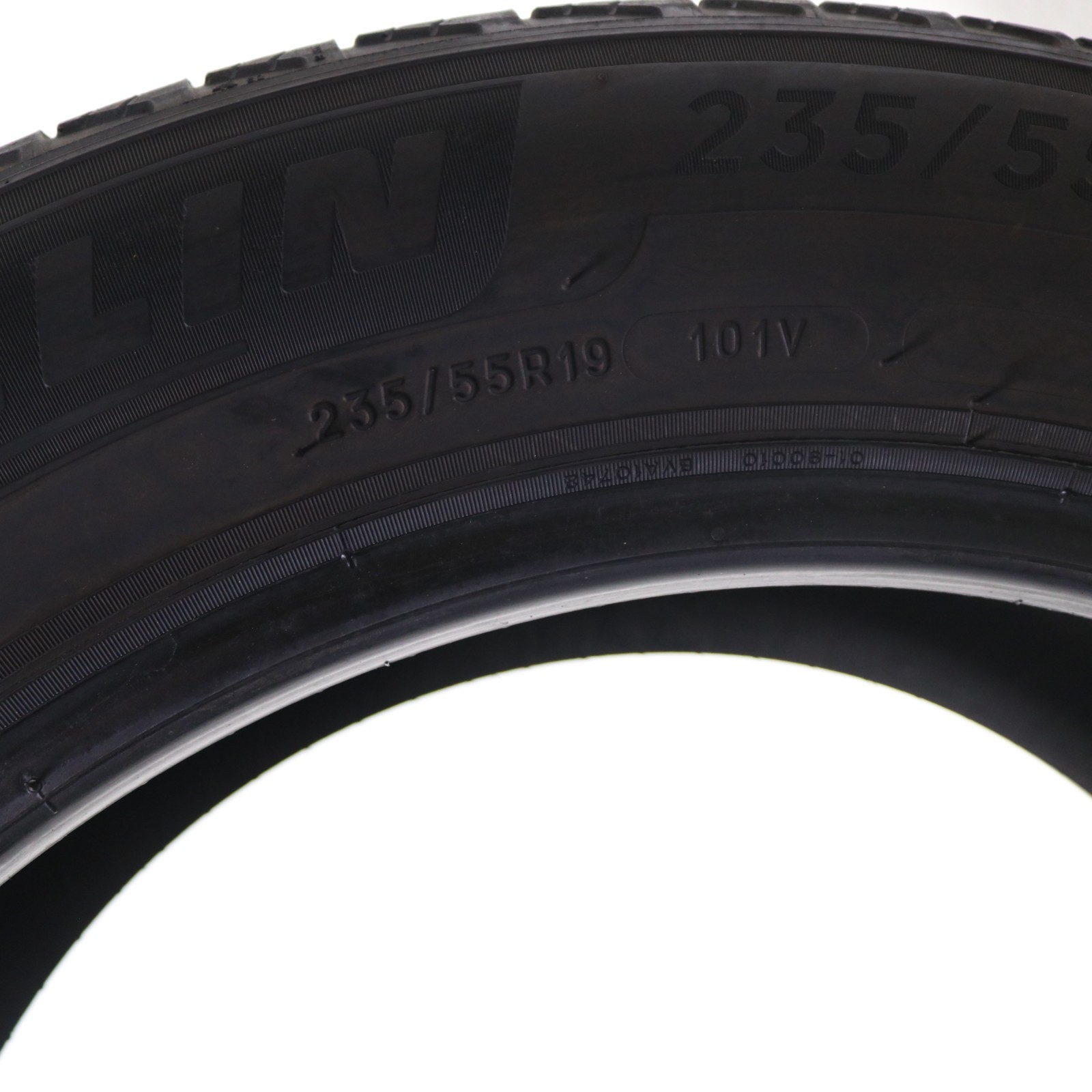 Set of 2 Used 235/55R19 Michelin Primacy A/S – 101V – 5.5/32 No Repairs