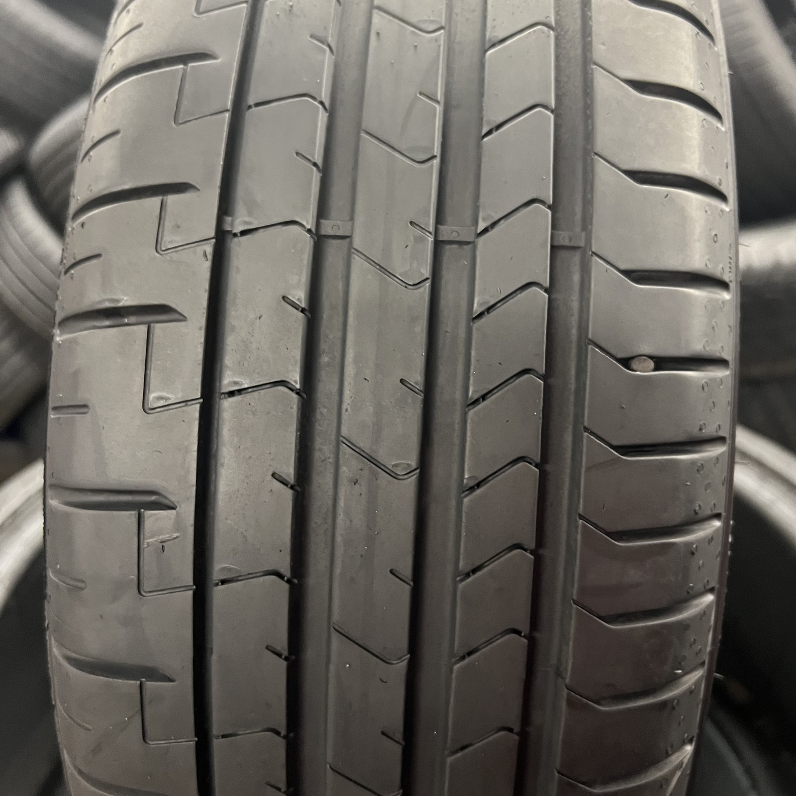 1 Tire LikeNEW Pirelli P Zero PZ4 Run Flat BMW 205/40R18 86W No Patch