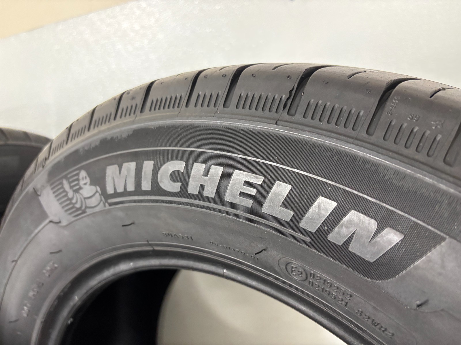 NO SHIPPING ONLY LOCAL PICK UP Set 4 Tires 235 65 18 Michelin Primacy Tour A/S