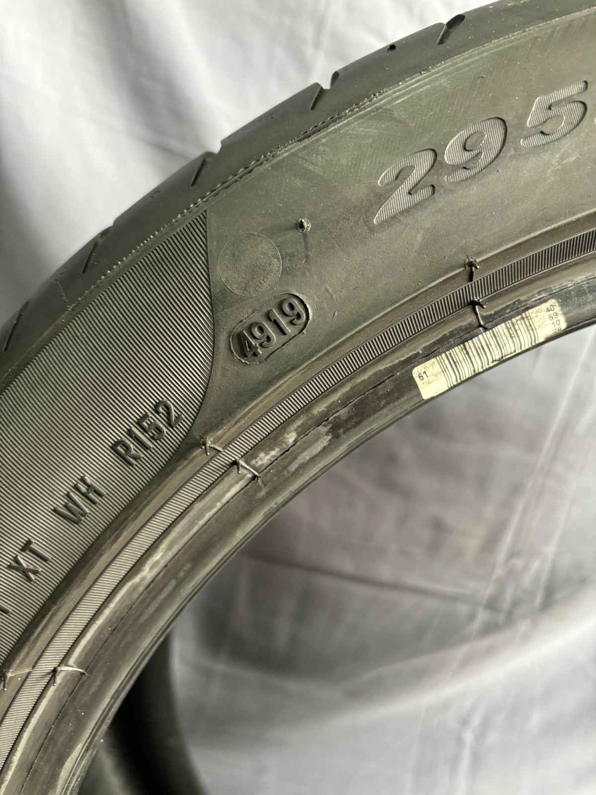 295/35ZR20 1(One) Pirelli P Zero N1 105Y – 8/32″ 2953520 High Tread