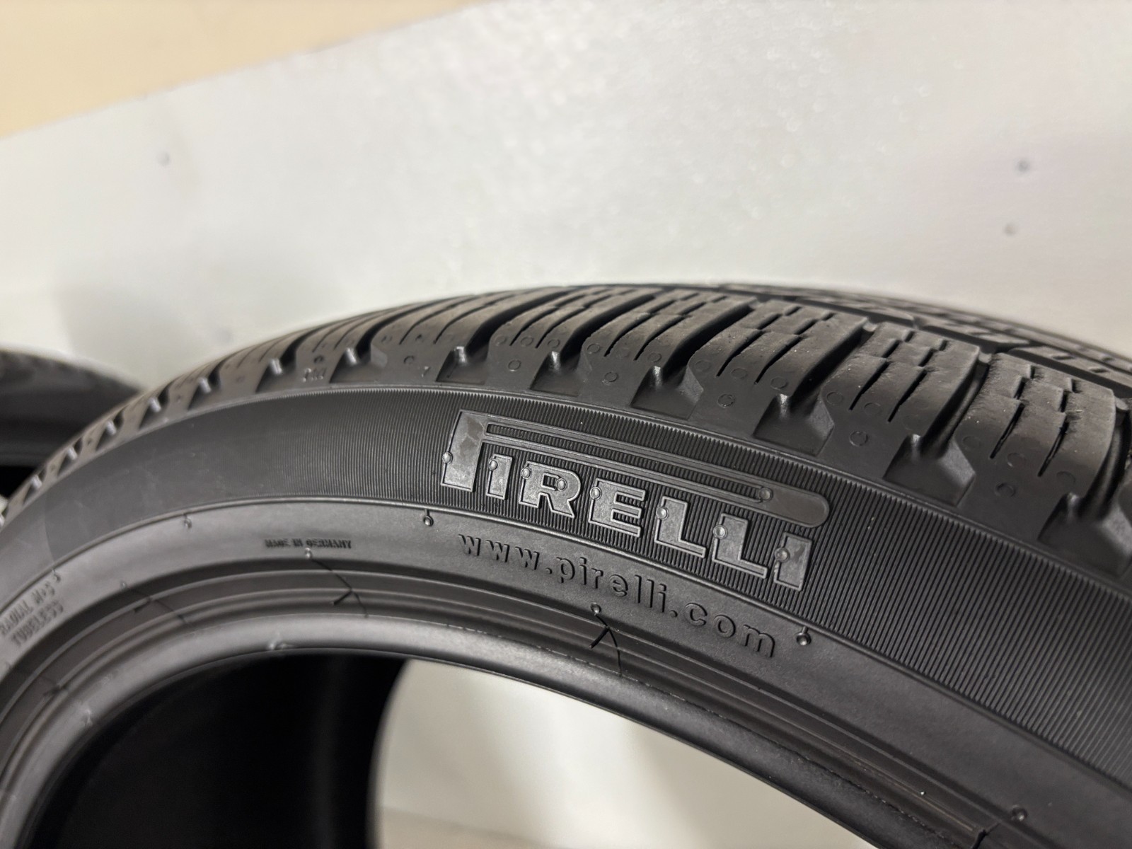 NO SHIPPING ONLY LOCAL PICK UP Set 4 Tires 295 35 21 Pirelli Scorpion Verde A/S