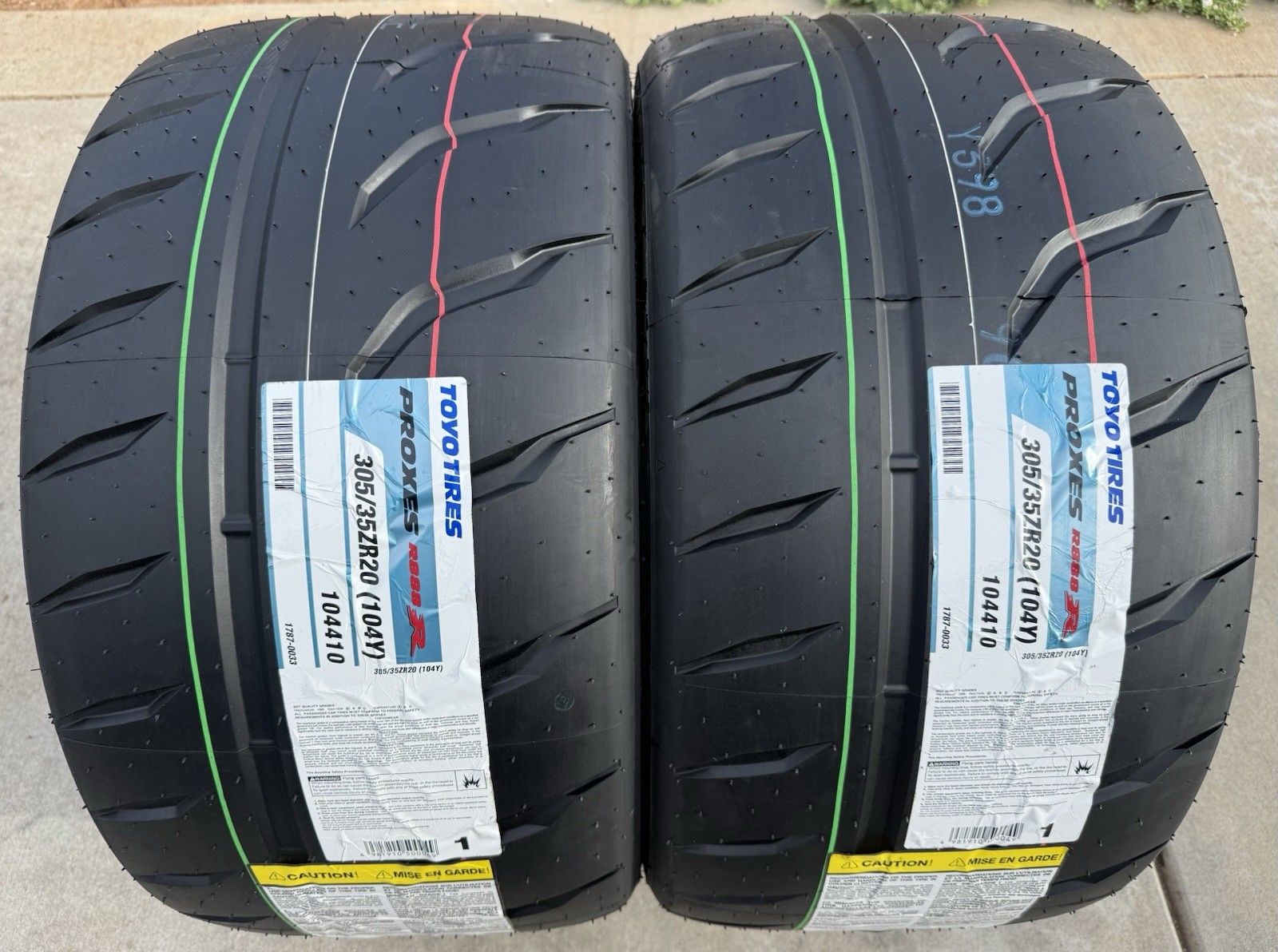 TWO BRAND NEW 305/35ZR20 (104Y) Toyo R888R Streetable Track & Competition Tires