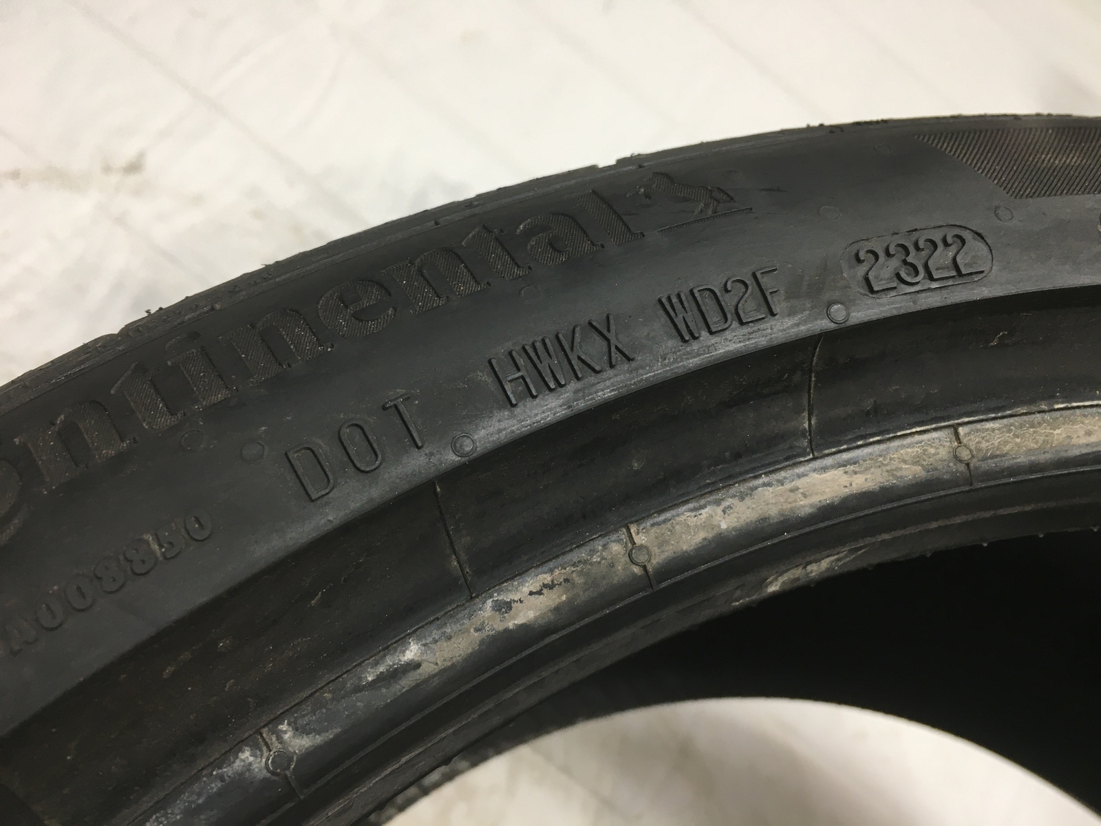 [1] Continental ProContact RX P305/30R21 305 30 21 Tire 7.5-7.75/32