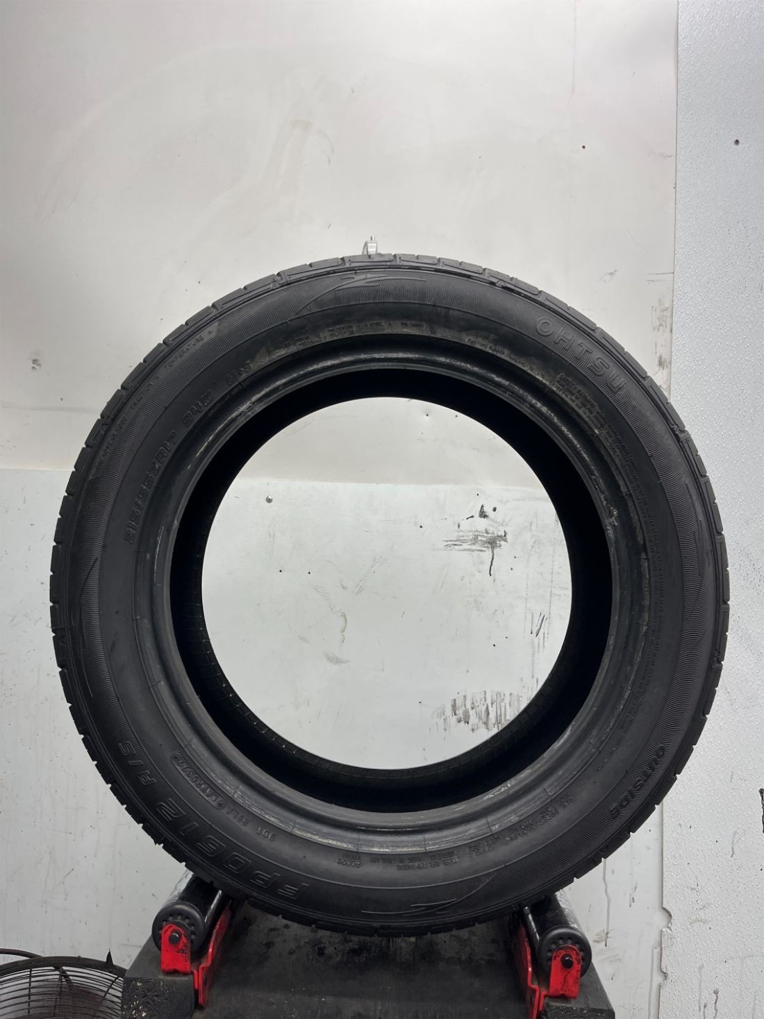 1 Used P215/55R17 Ohtsu FP0612 AS 94 W – 10/32