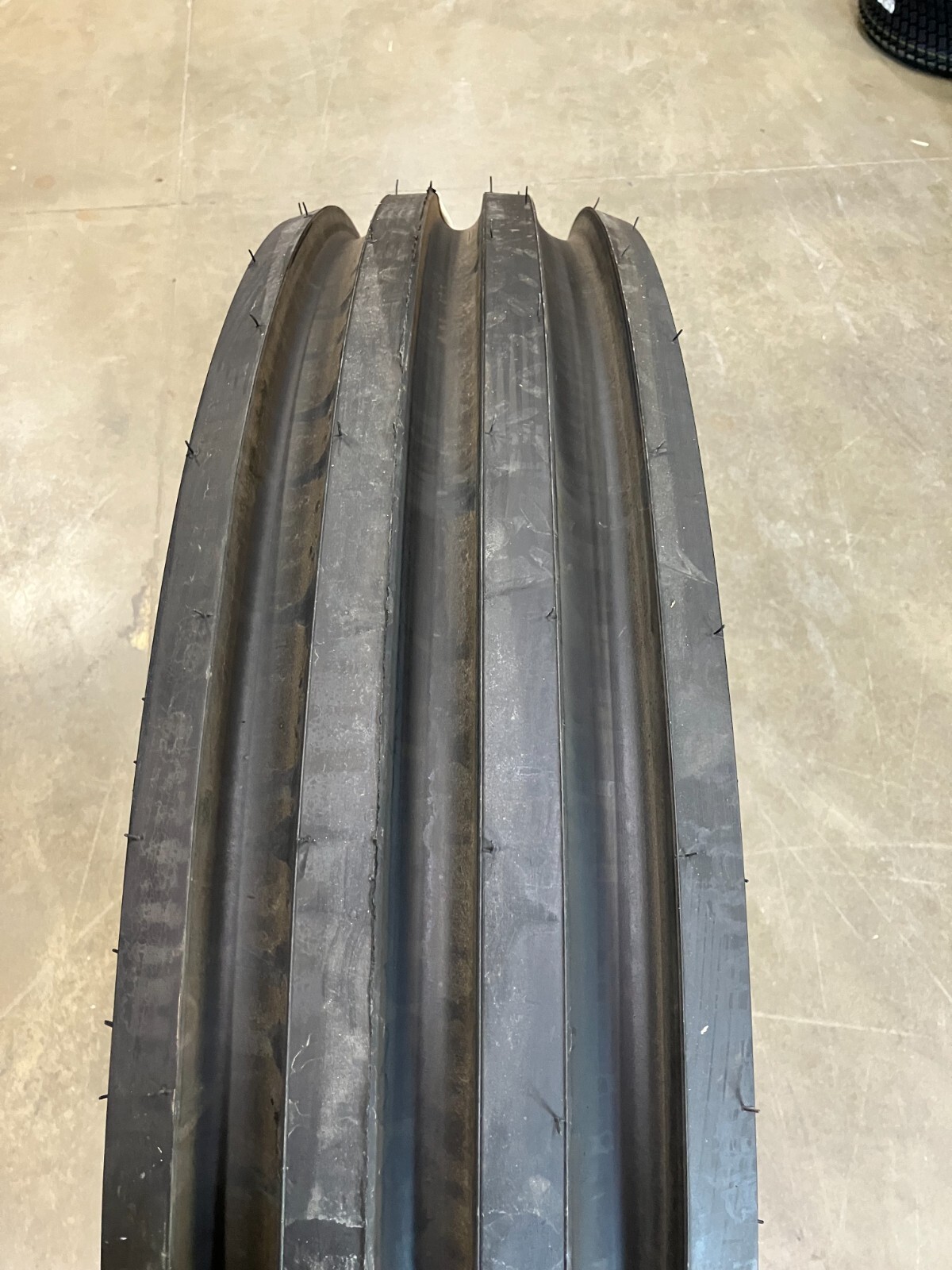 2 New Tires 11.00 24 Goodyear Dyna 4 rib F2M 12 ply Tubeless 11.00×24 8130 8225R