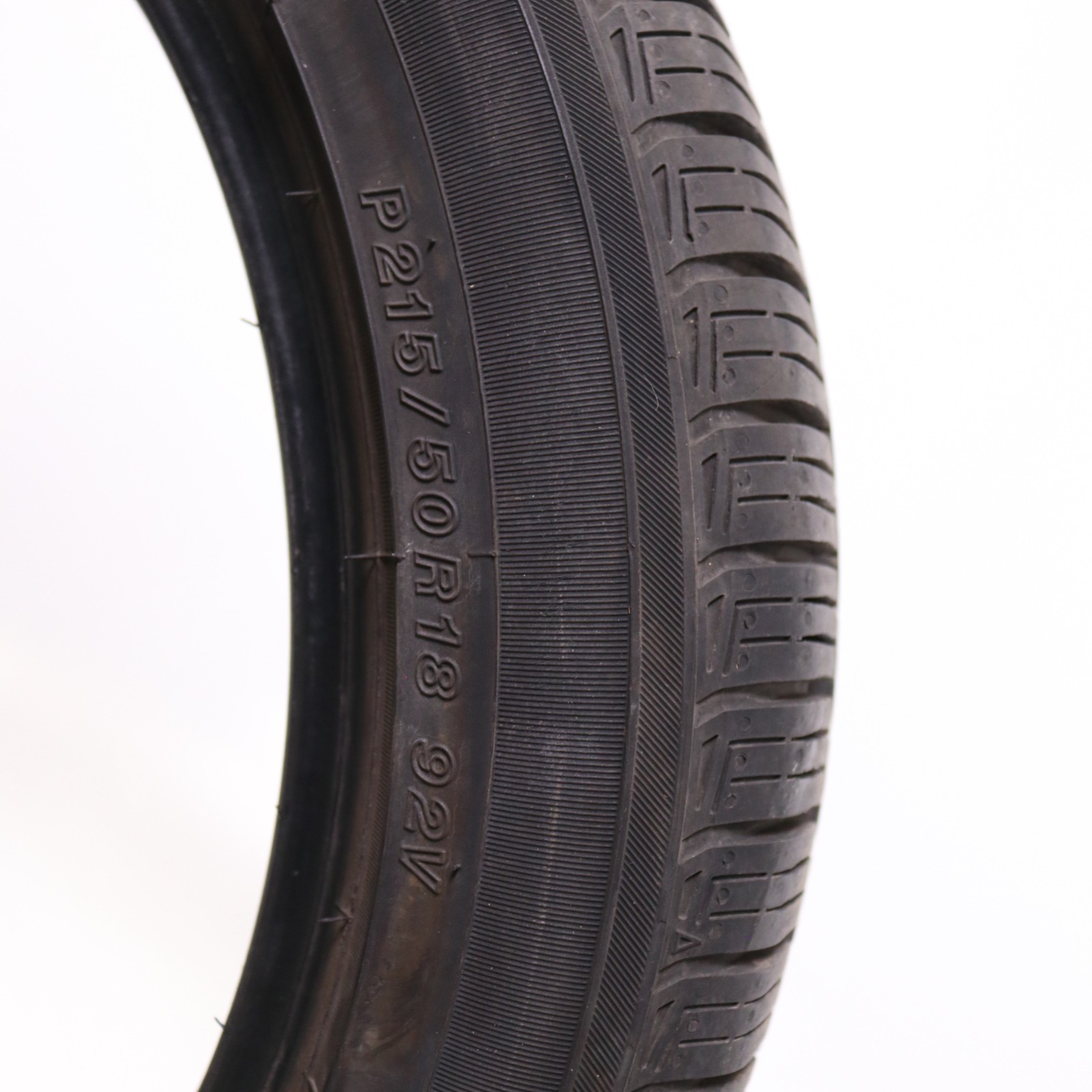 Set of 4 Used 215/50R18 Yokohama Avid Ascend LX – 92V – 9-10/32 No Repairs