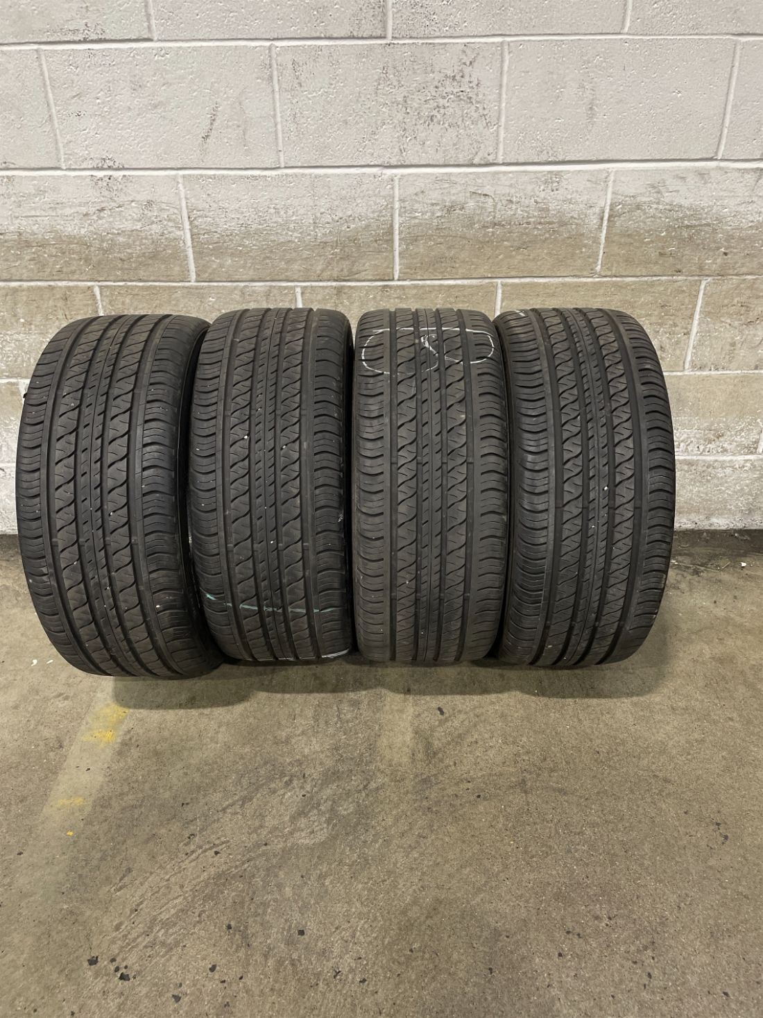 4x P235/40R18 Continental Procontact RX SSR 8/32 91 V Used Tires 2354018