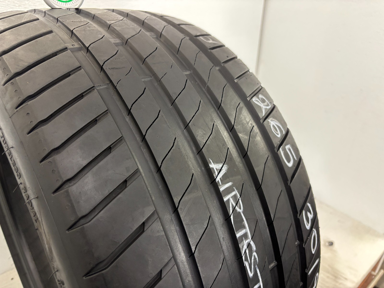 1 Tire 265 30 19 Bridgestone Potenza Sport R01 Enliten 93Y (6.95/32 = 99% Tread)