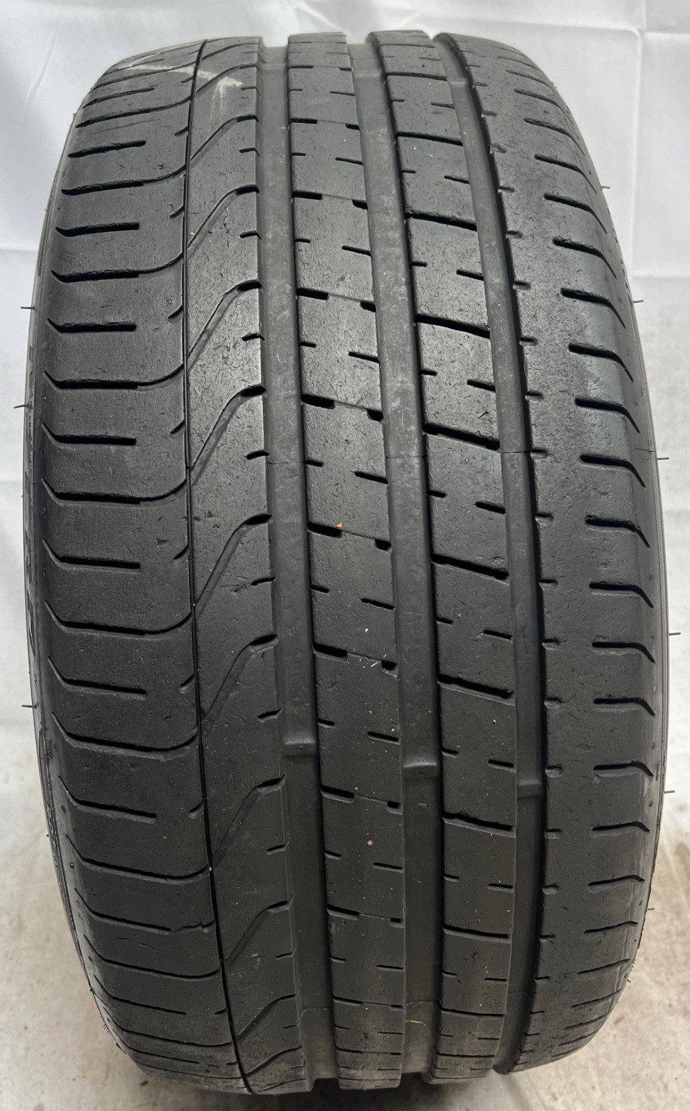 1 – TAKEOFF 255/30ZR20 XL (92Y) Pirelli P Zero (R01) Audi OEM – 6123
