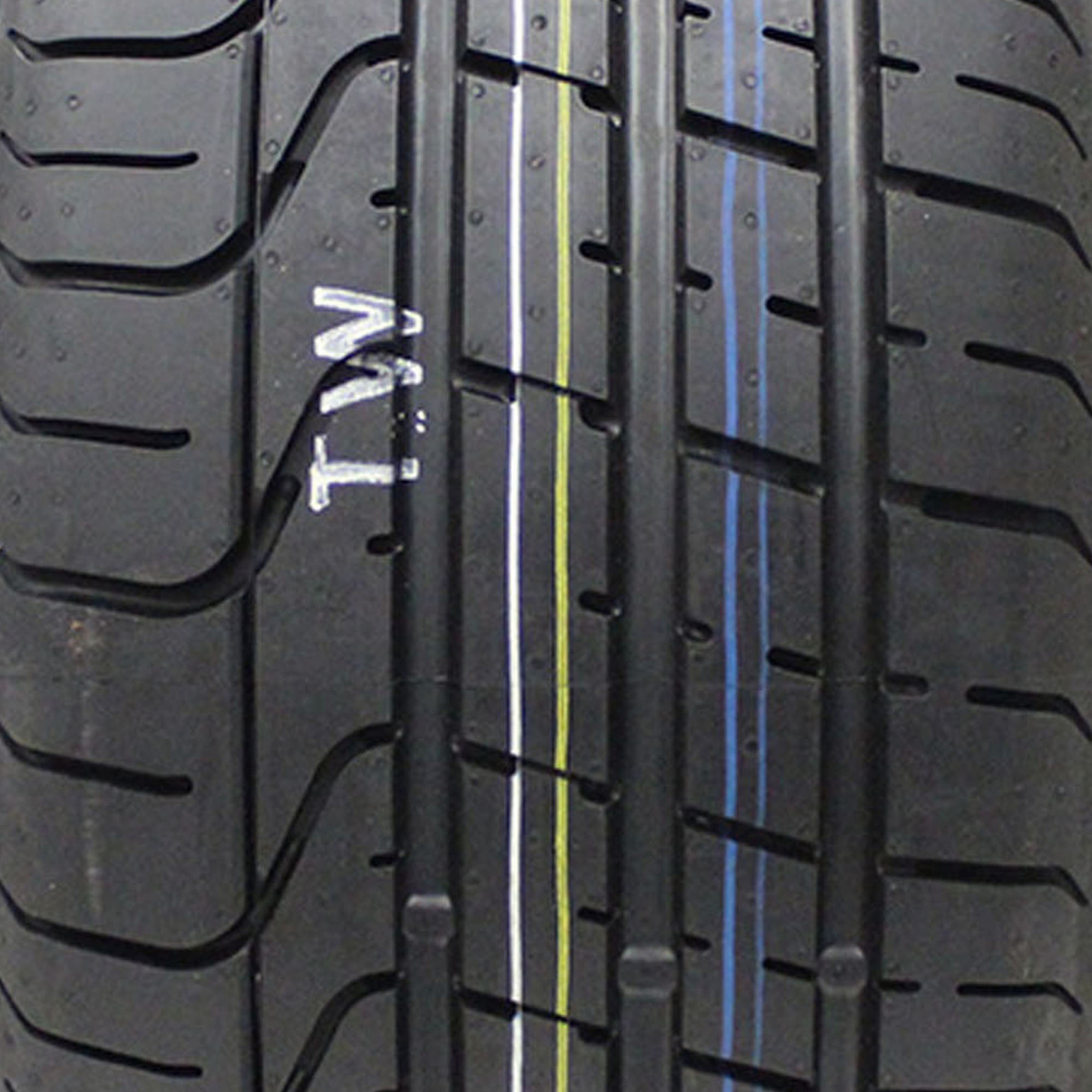 4 New Pirelli P Zero – 245/45zr20 Tires 2454520 245 45 20