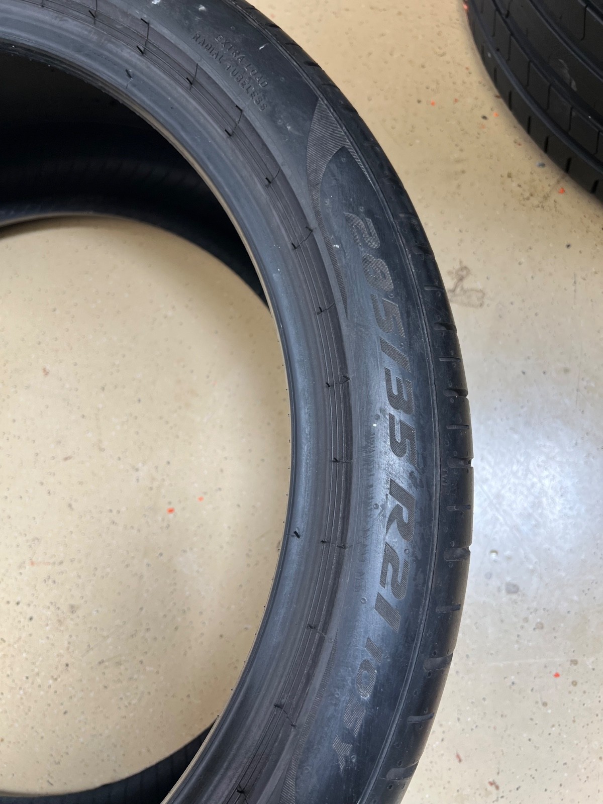 1 – NICE 285/35R21 XL (105Y) Pirelli P Zero PZ4 (*) BMW OEM – 4046
