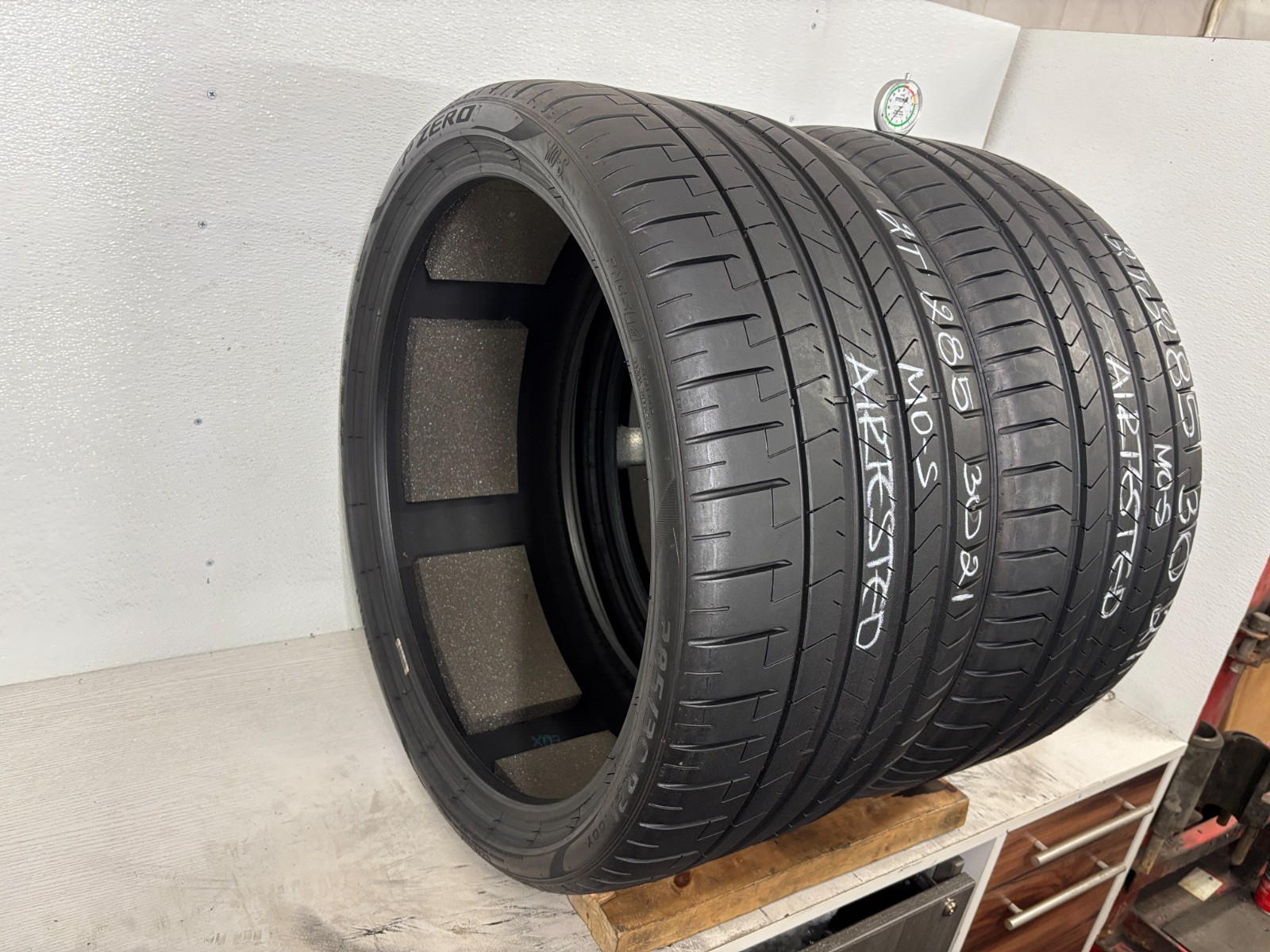 2 Tires 285 30 21 Pirelli P Zero PZ4 MO-S (8.20/32 = 90% Tread Left)