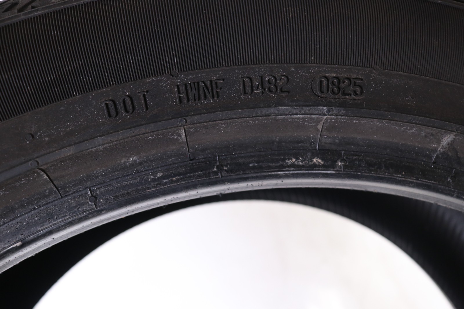 Set of 2 Used 285/40R21 Continental CrossContact LX Sport AO – 109H – 7.5-8/32