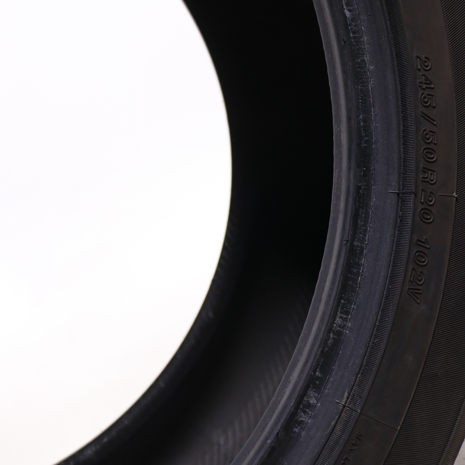 Set of 4 Used 245/50R20 Yokohama YK-CTX – 102V – 9.5-10.5/32