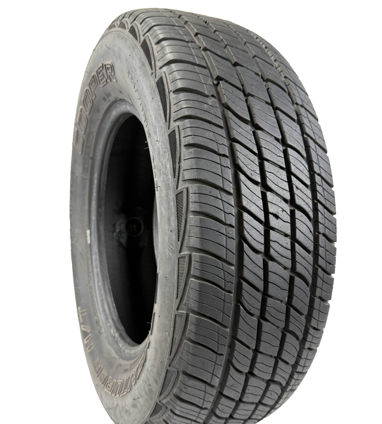 Used 225/70R16 Cooper Adventurer H/T CUV 103T 9.5/32 (DOT 18)