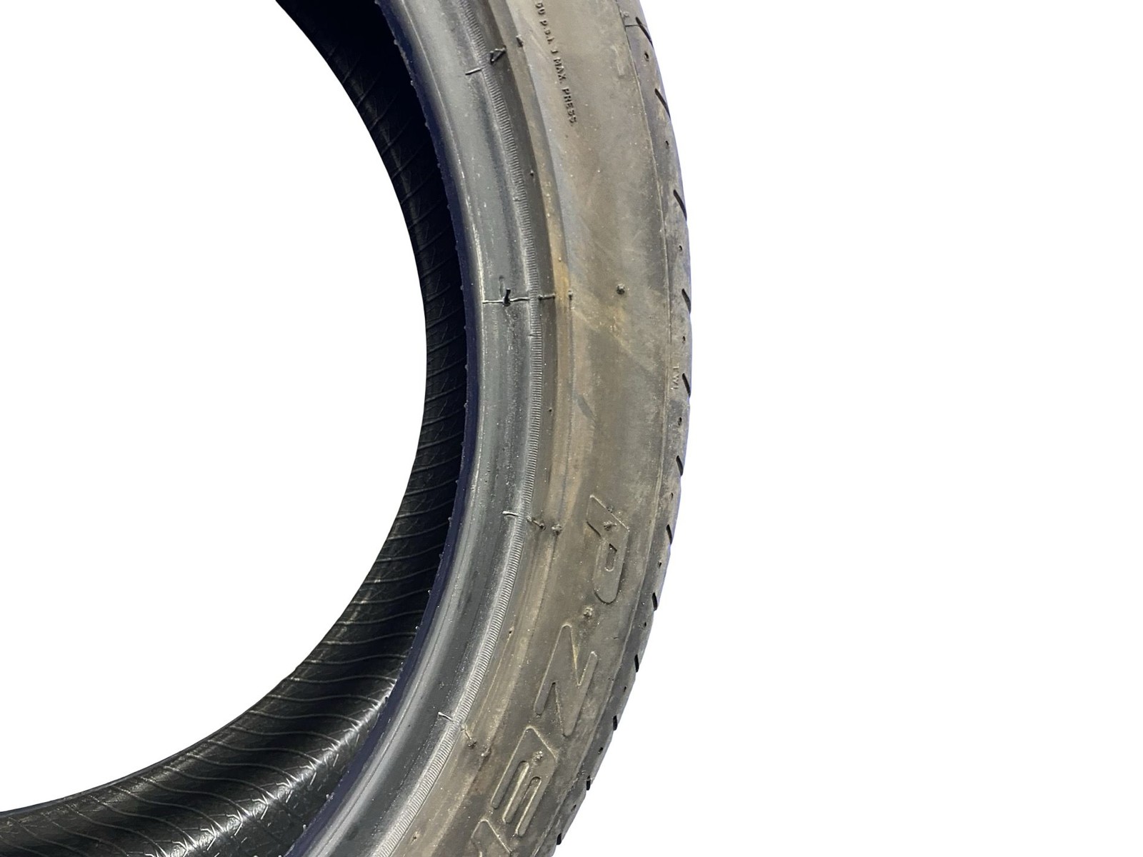 255/35R20 97Y PIRELLI P ZERO 7/32NDS DATECODE 1922