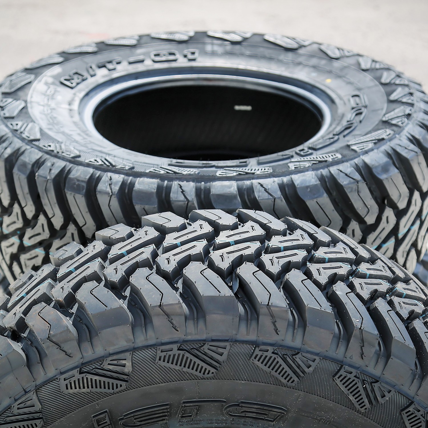 4 Tires LT 255/70R18 117/114Q Load D 8 Ply Accelera M/T-01 MT Mud