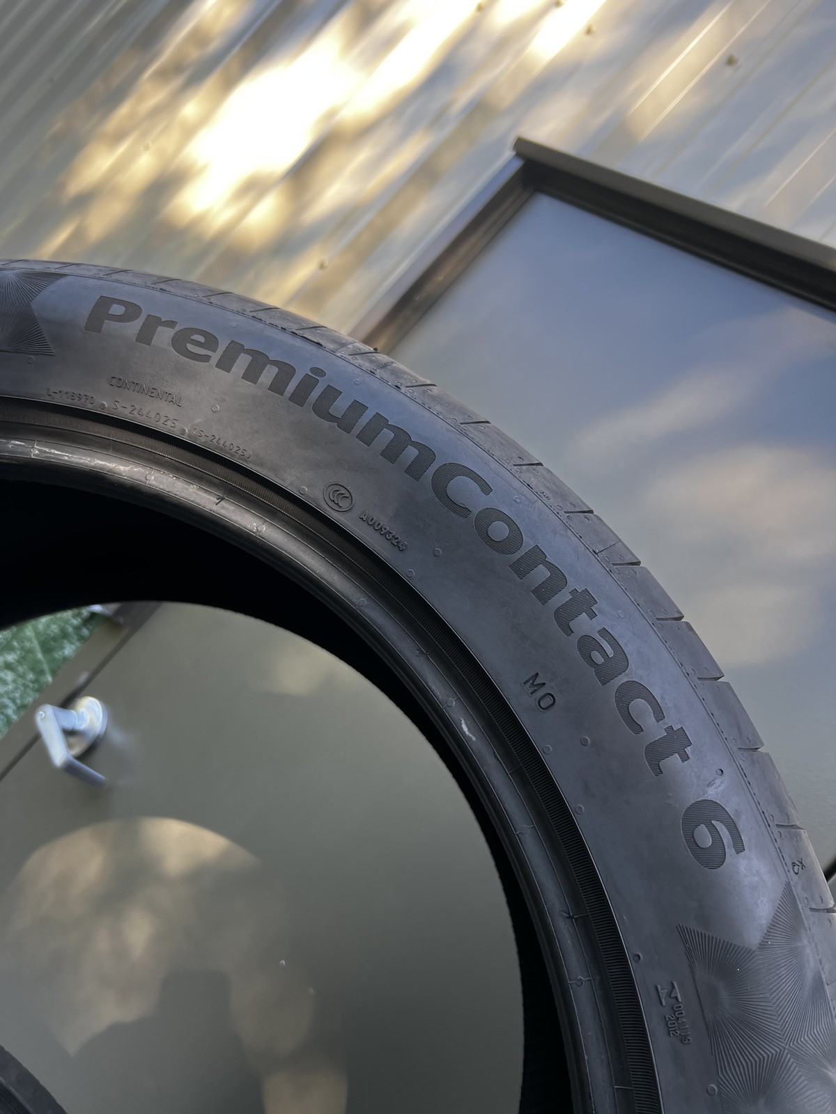 1 Tire Continental PremiumContact 6 MO 325/40R22 114Y DOT.2523 7.5/32 NO Patch