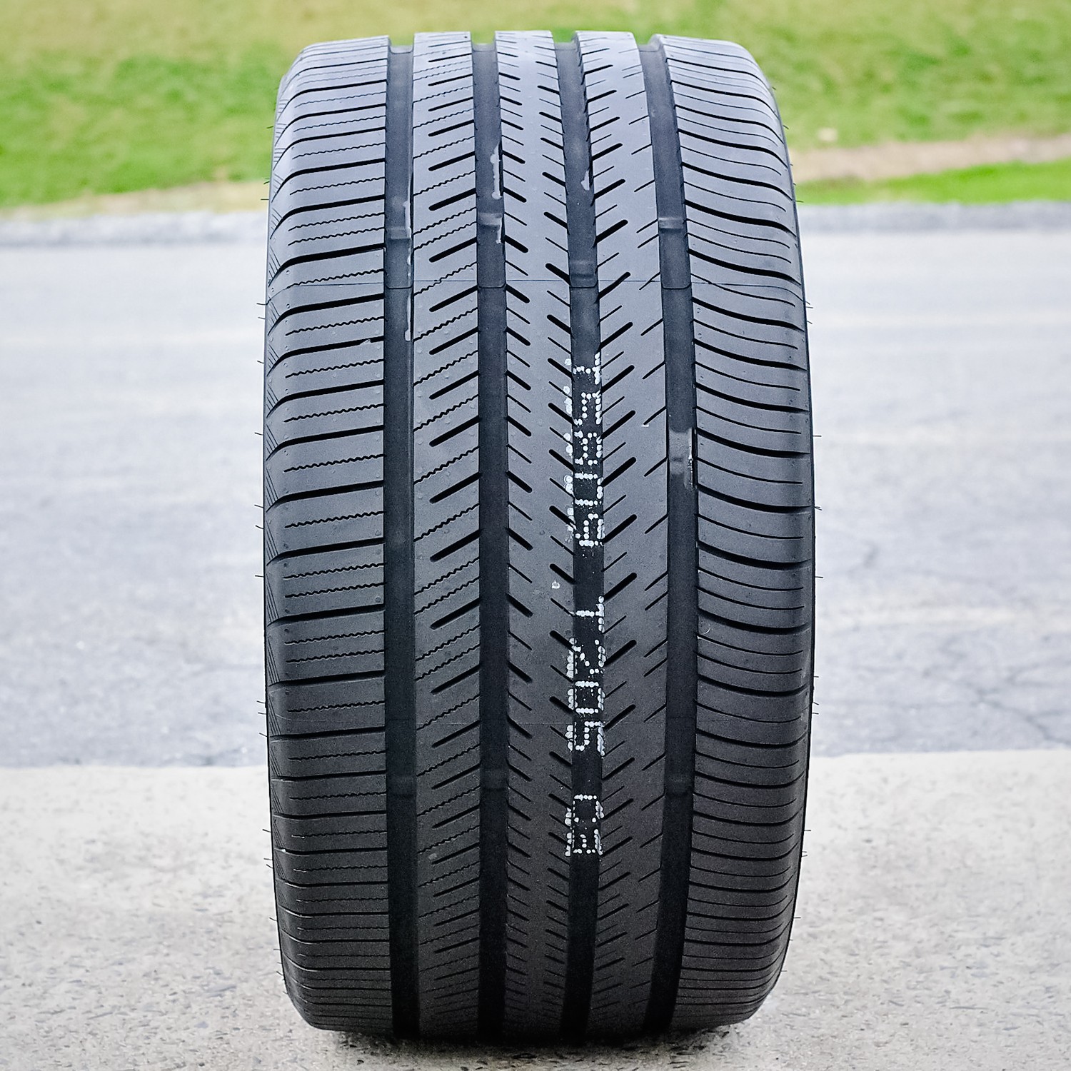 4 Tires Atlas Force UHP 295/30R22 103V XL AS A/S Performance Tire
