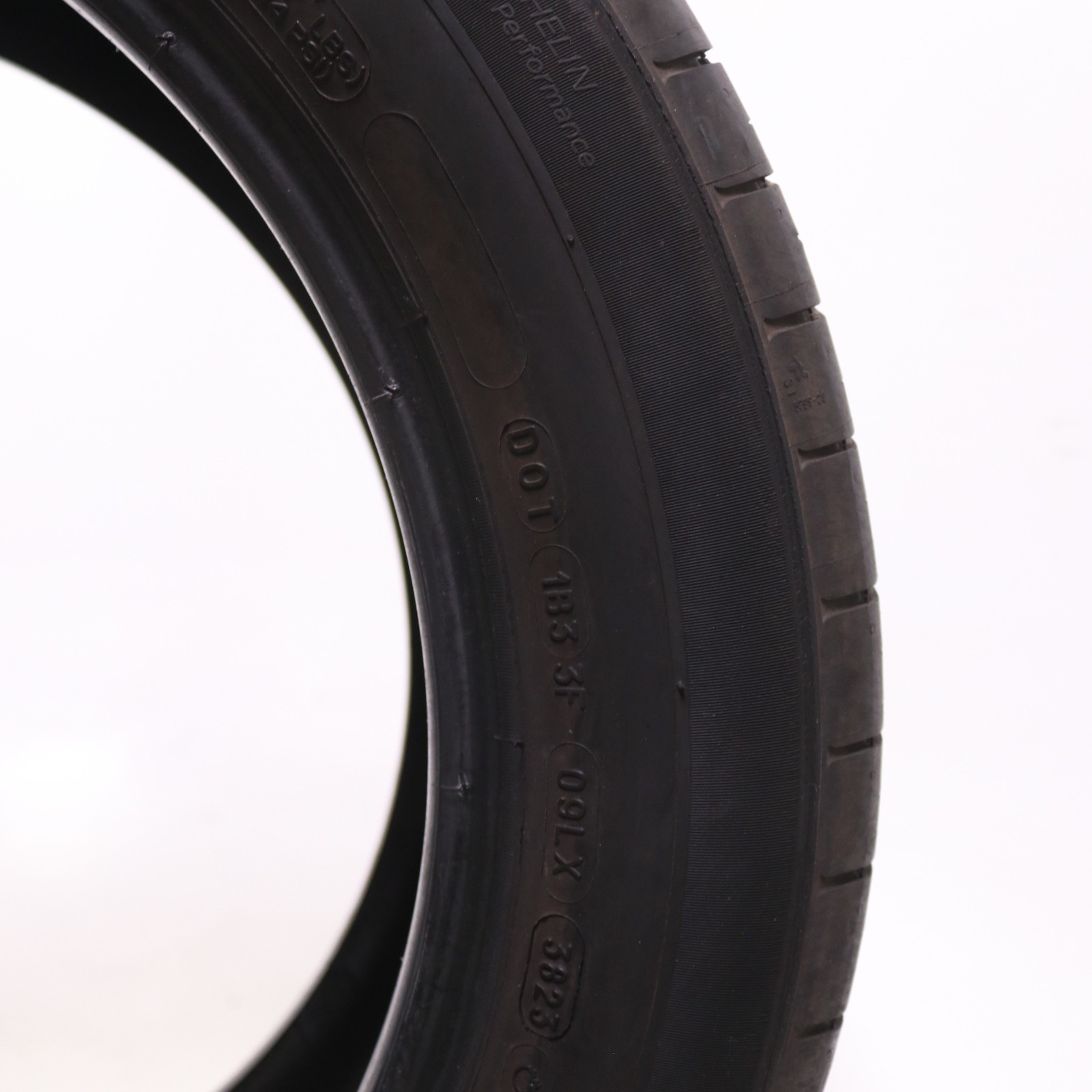 Set of 2 Used 215/55R17 Michelin Primacy A/S – 94V – 7.5/32 No Repairs