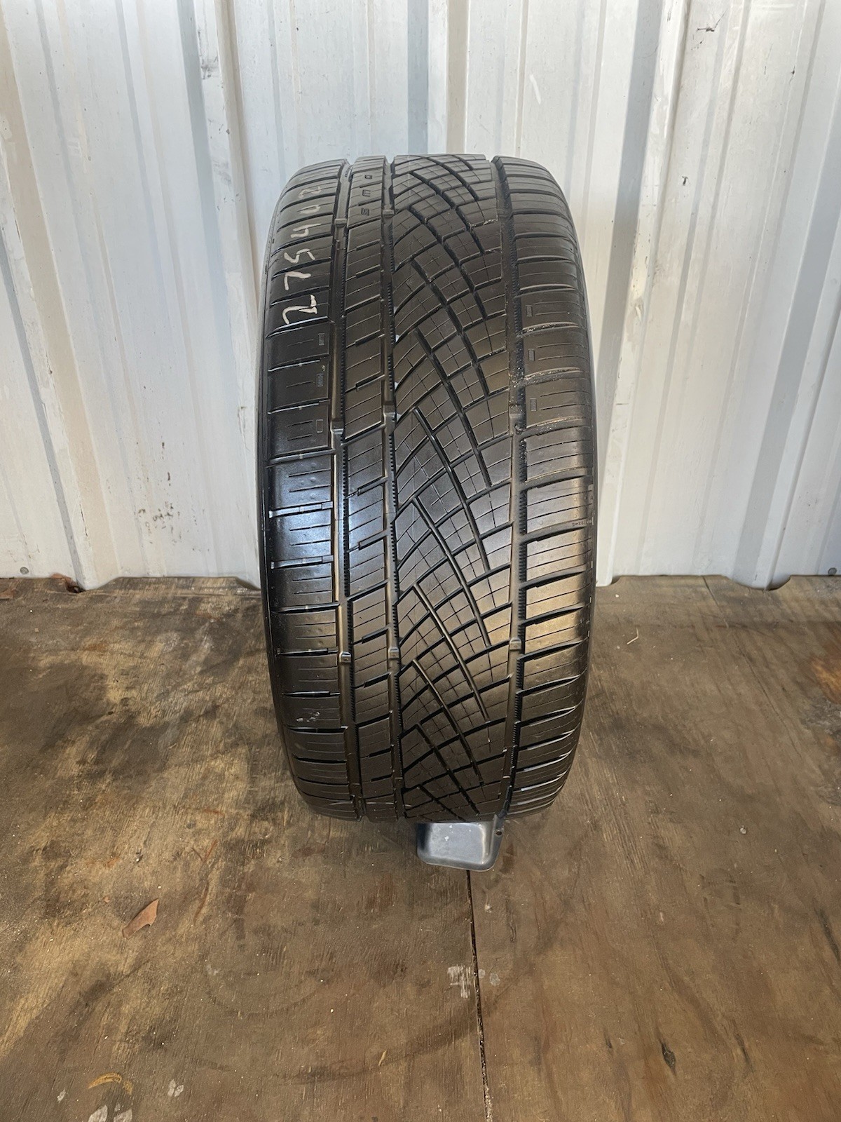Used Continental ExtremeContact DWS06 Plus 275/40R21 9/32″