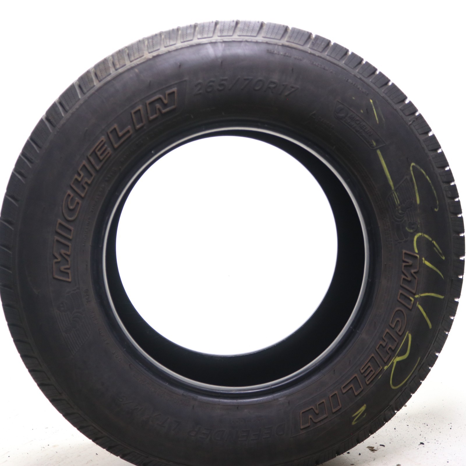 Set of 2 Used 265/70R17 Michelin Defender LTX M/S – 115T – 6-7/32 No Repairs