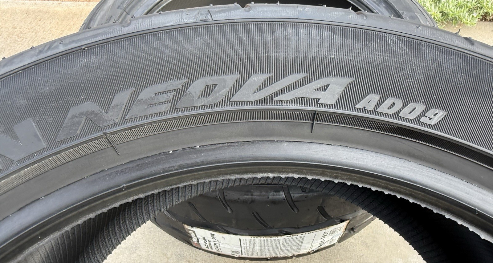 Set of TWO BRAND NEW 255/40R18 99W Yokohama ADVAN NEOVA AD09 Tires 2554018