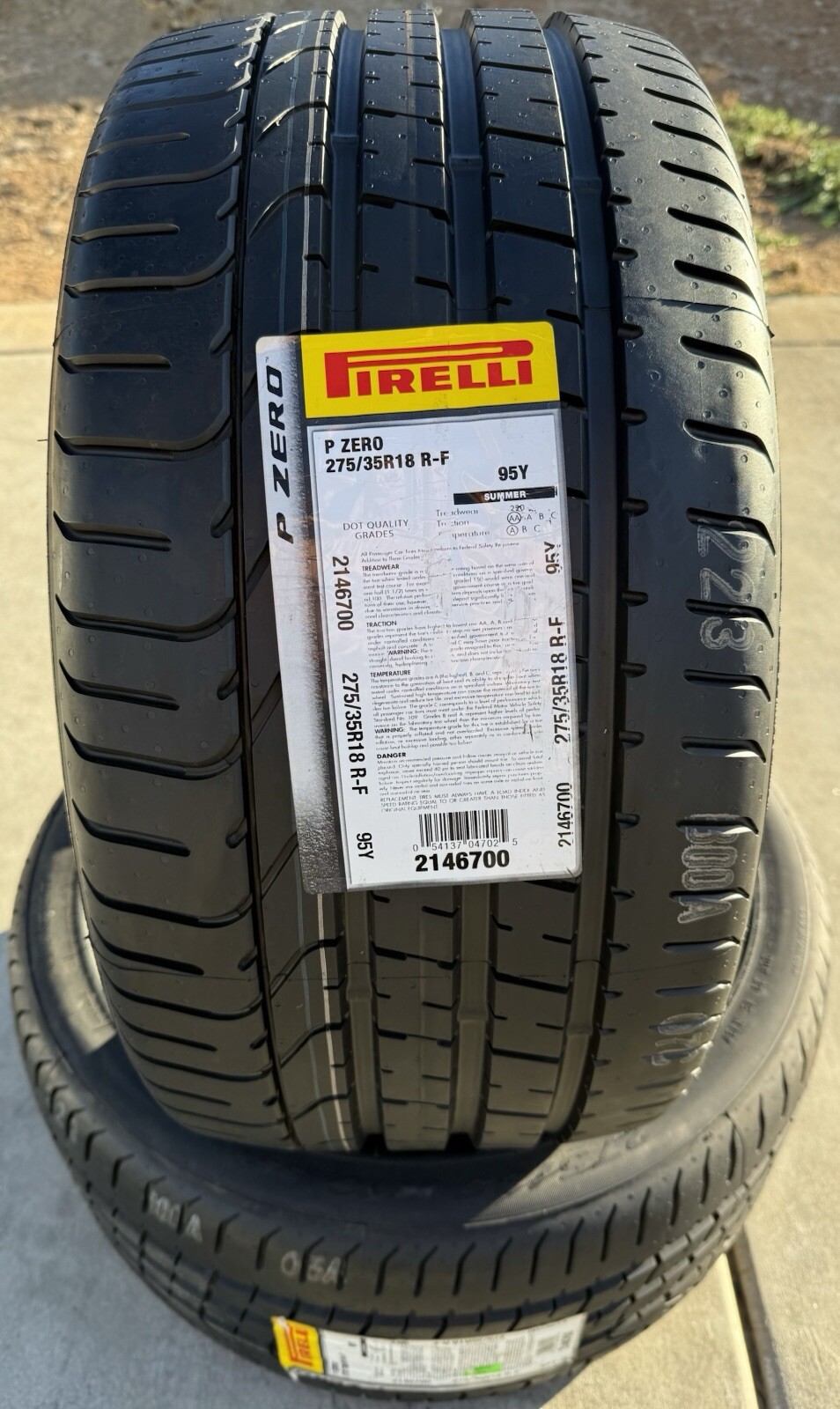 Set of TWO BRAND NEW 275/35R18 95Y Pirelli P Zero Run Flat Tires 2753518