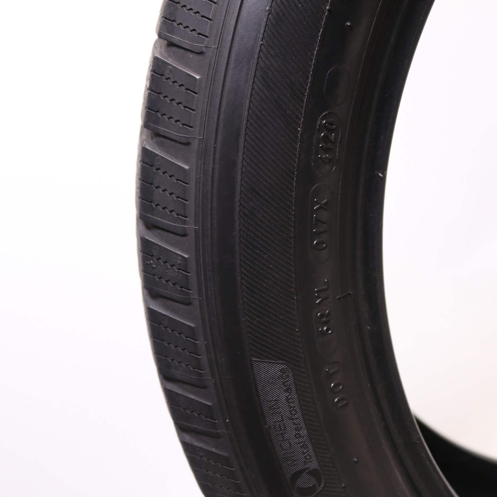 Set of 2 Used 255/50R20 Michelin Defender LTX M/S – 109H – 7-8/32