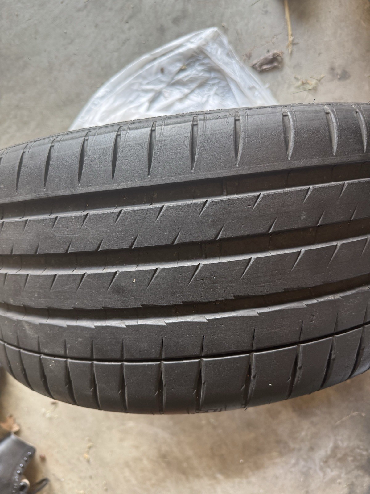 Tire Model: Michelin Pilot Sport 4S ZPFront Tires: 245/35ZR19Rear Tires 305/30ZR