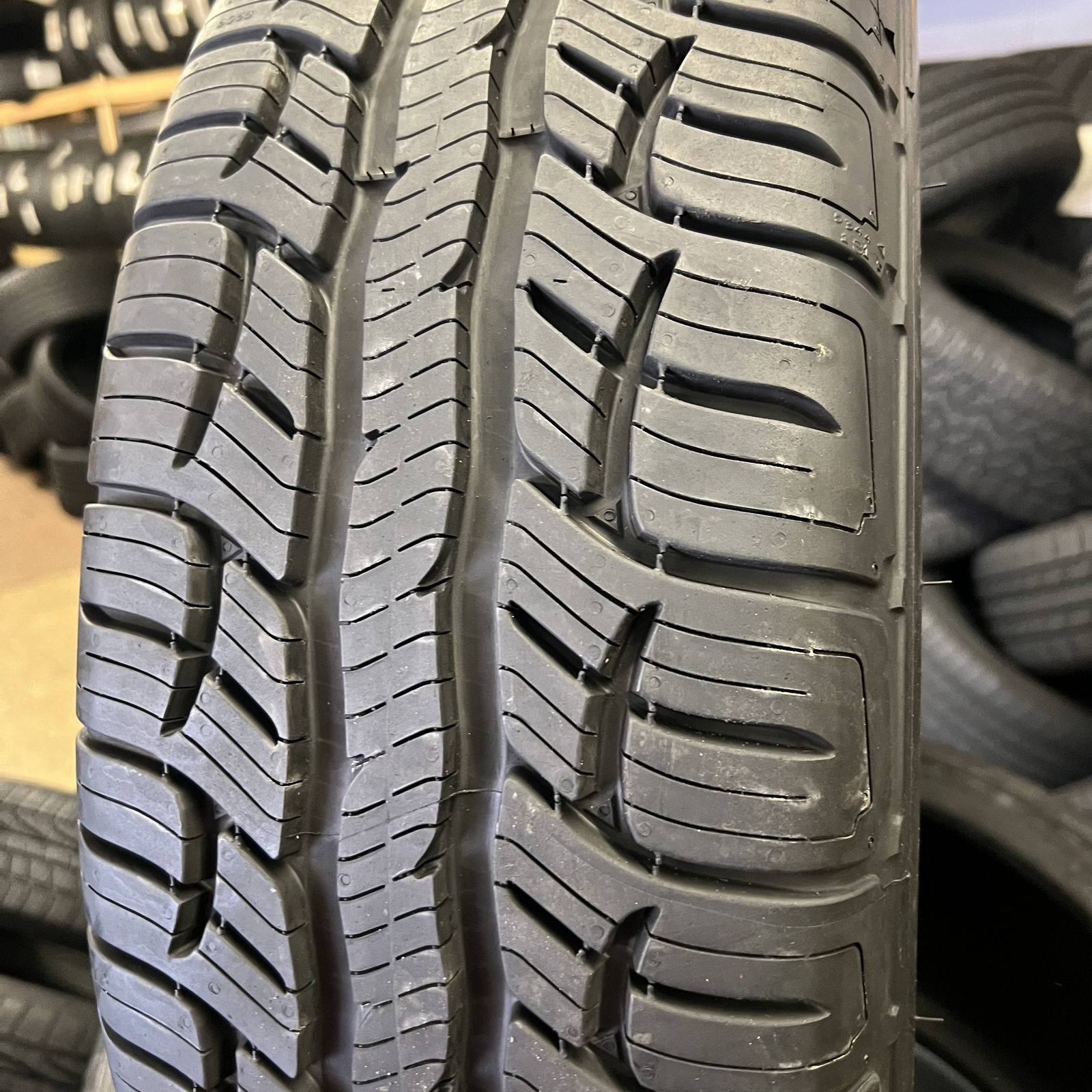 1 New Tire Bfgoodrich Advantage T/A Sport LT 245/75R16 111T DOT.2724 11.5/32 New